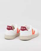 V-10 White Orange - VEJA | Risvolto.com