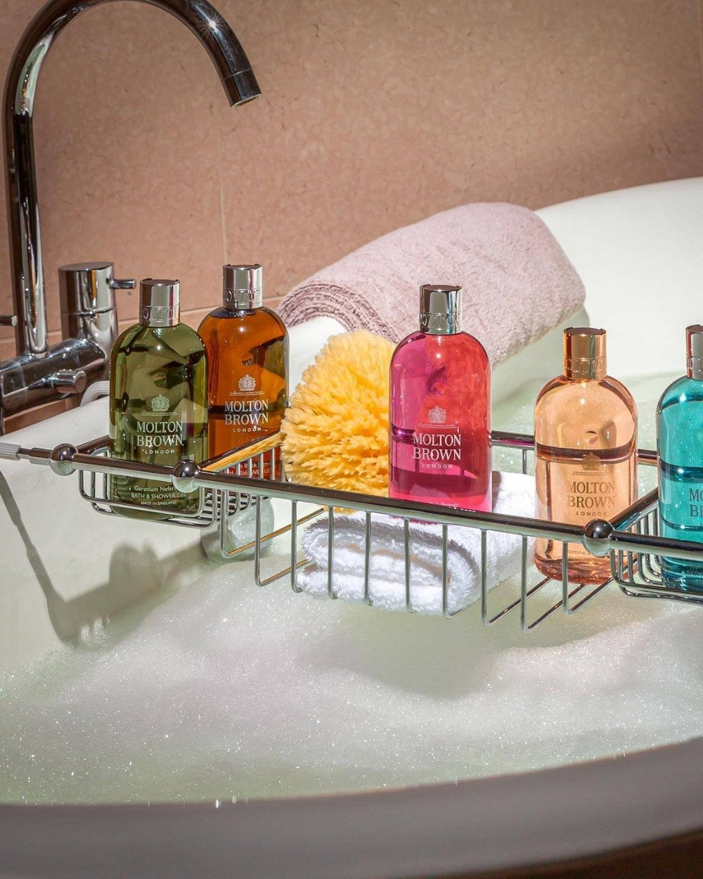 Heavenly Gingerlily Bath & Shower Gel - MOLTON BROWN London | Risvolto.com