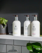 Re-Charge Black Pepper Body Lotion - MOLTON BROWN London | Risvolto.com